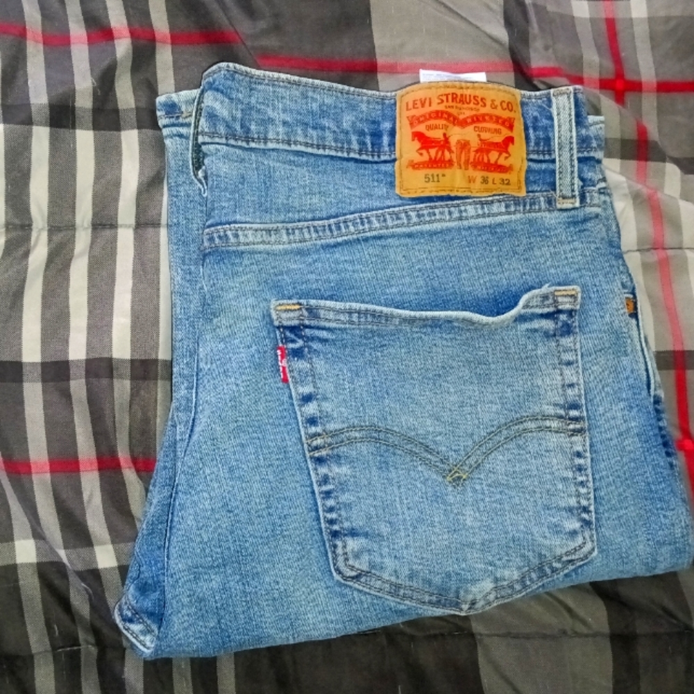 LEVI'S JEANS